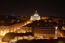 Ватикан в ночи